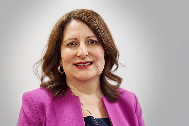 Dr. Claudia Sosa-Valderrama