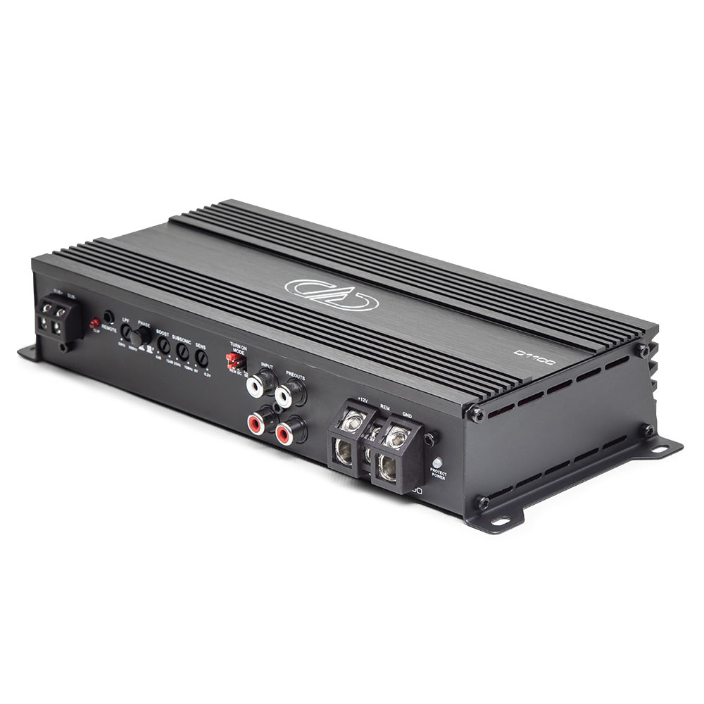 d1100 amplifier slanted view of control panel and top of heatsink