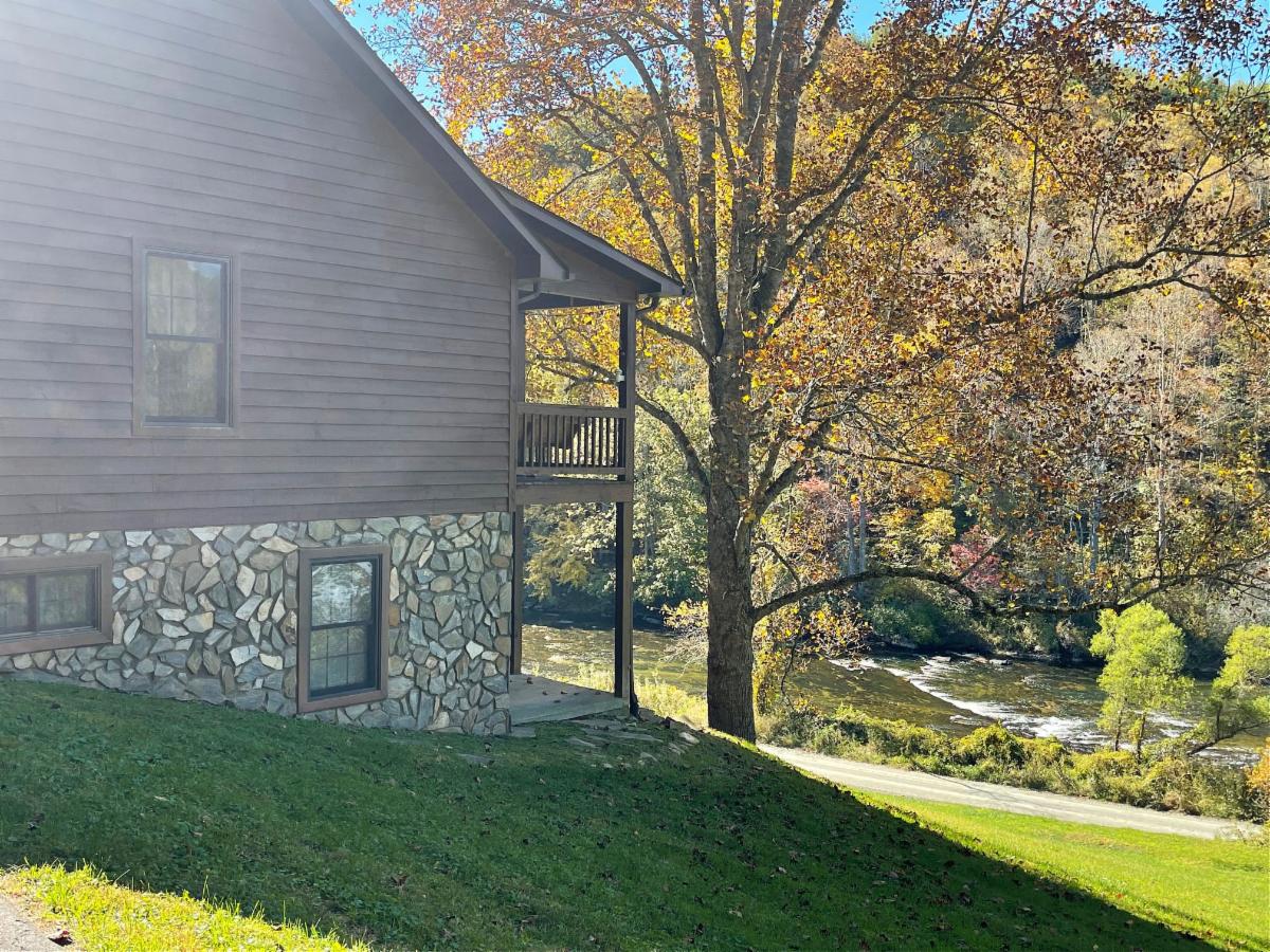 West Jefferson Area Vacation Rentals & Sales