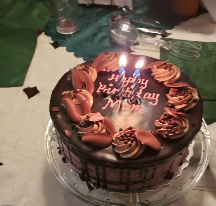mom bday 2022 cake.jpg