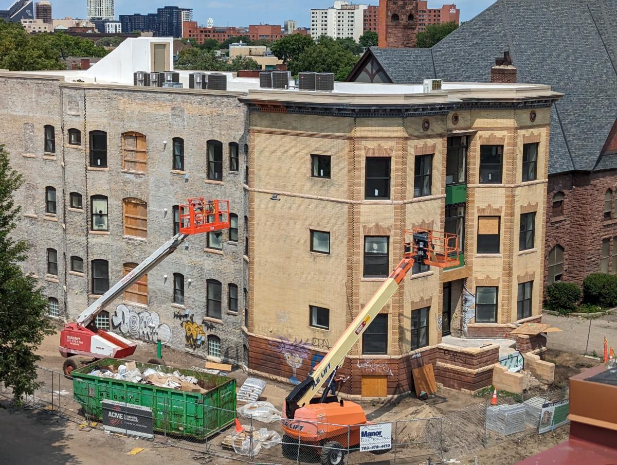 628 East Franklin Condos Grand Opening