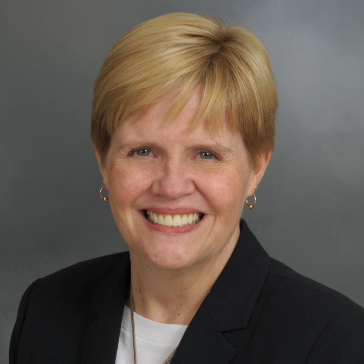 Portrait headshot of Melissa Earle