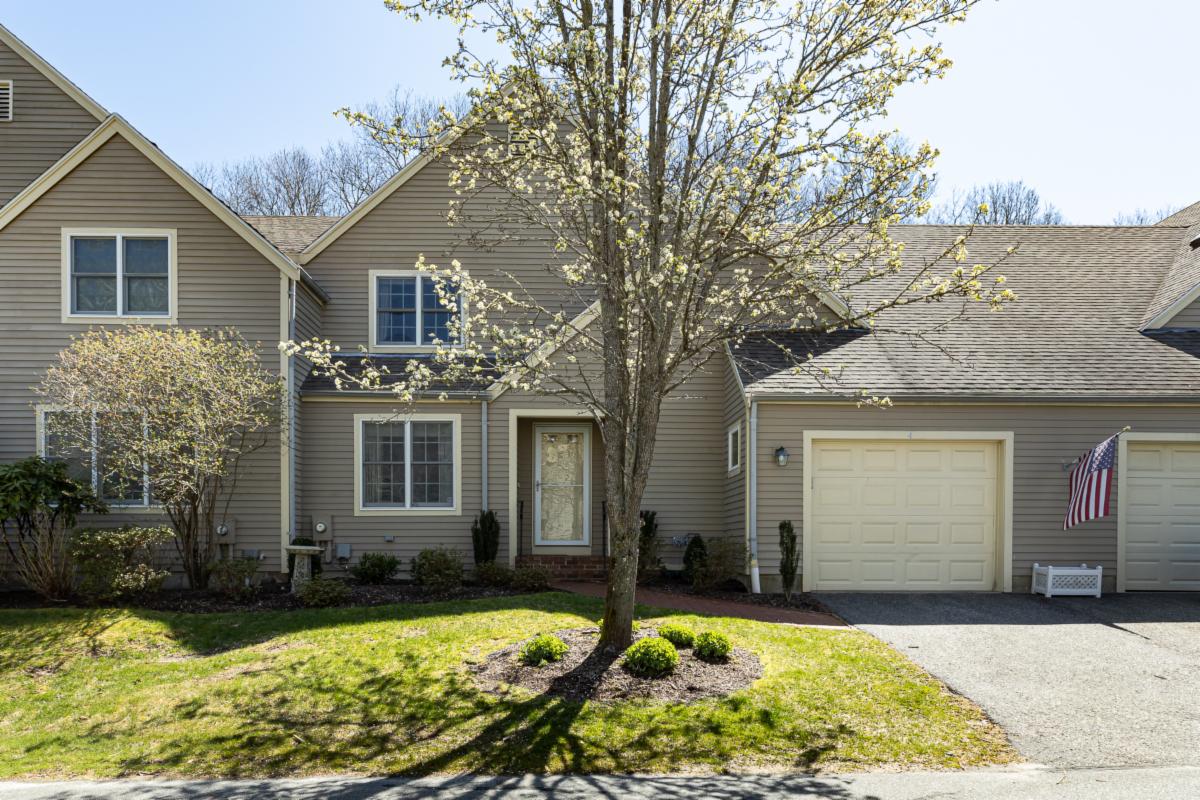Beautiful Townhouse in Stratford Ponds!