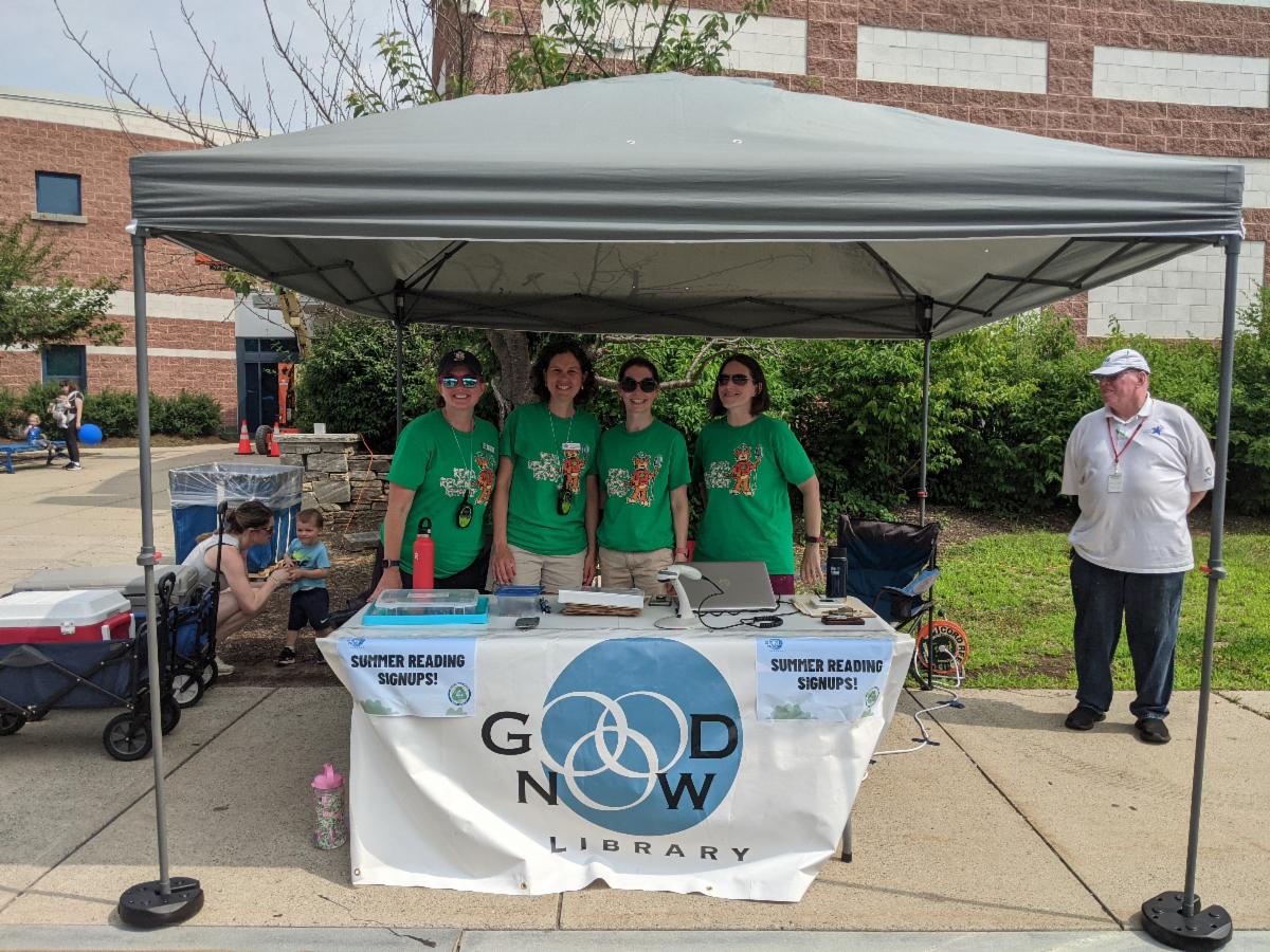 Children's librarians sign up new
Summer Reading participants at Truck Day!