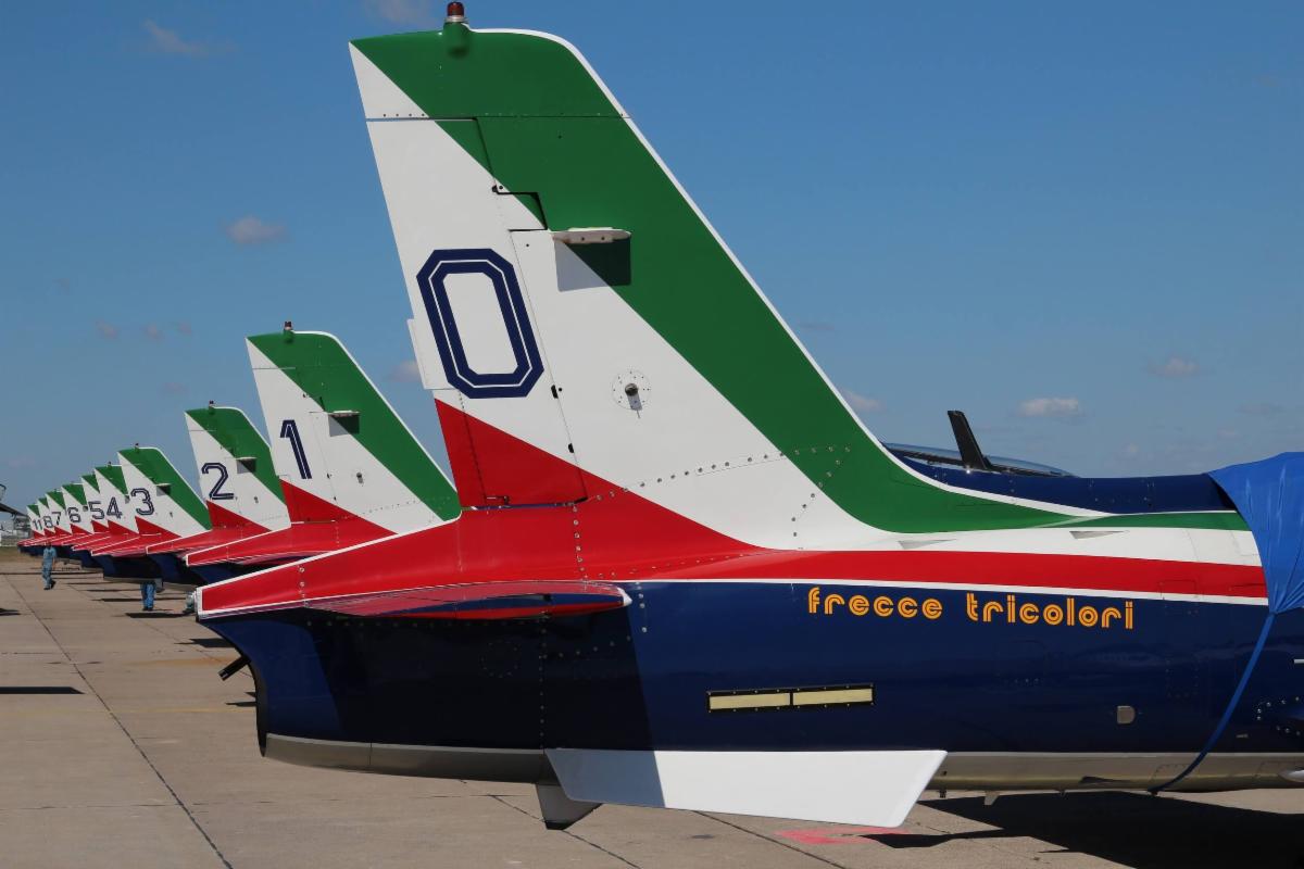 frecce_tricolori_aerobatic_plane_hd-1.jpg
