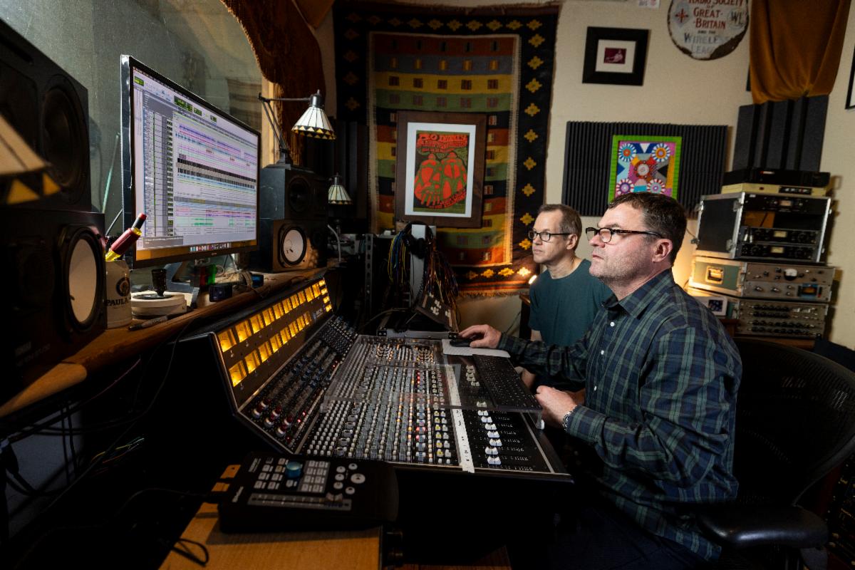 Erik Jekabson Gregory Howe