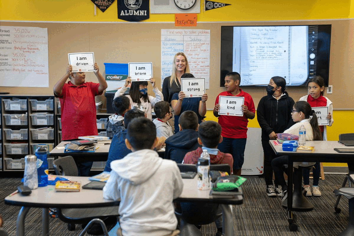 Tustin Toyota delivers backpacks to Heideman
