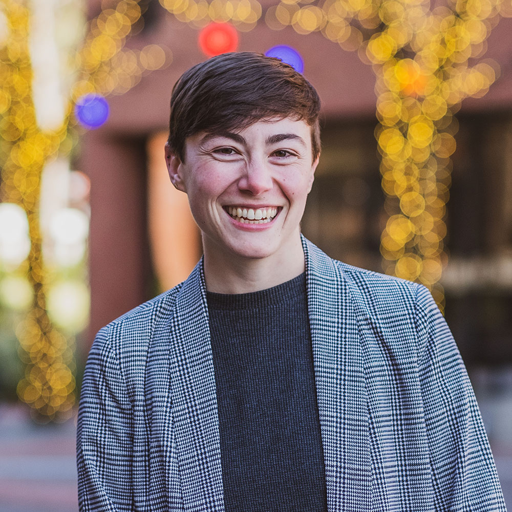 Photo portrait of Gaby Seltzer
