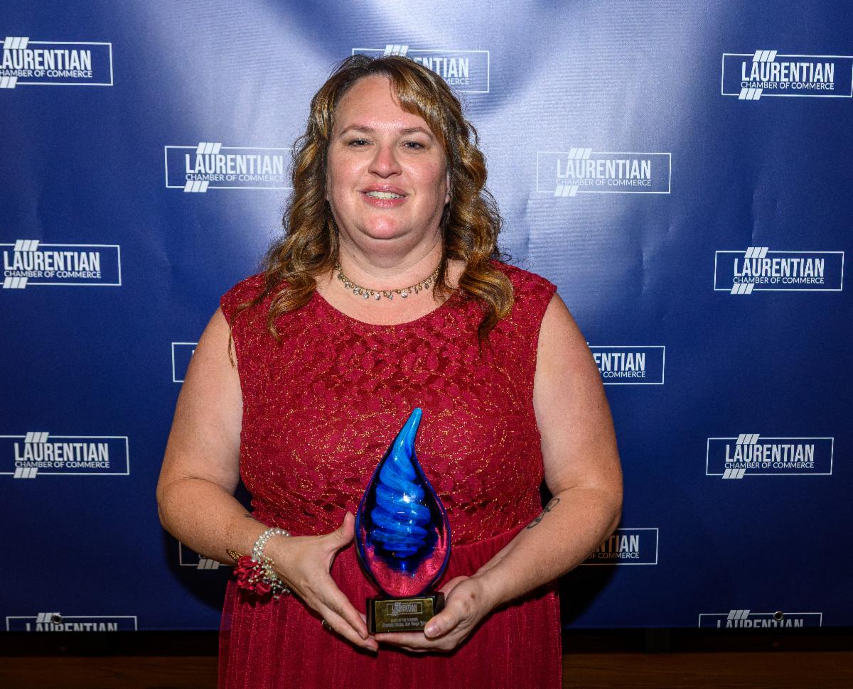 Shawntel Gruba of Iron Range Tykes accepts Spirit of the Chamber