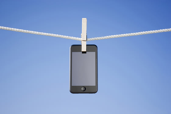 cellpone_clothesline.jpg