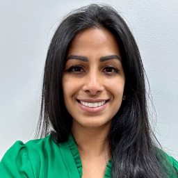 Head and shoulders photo of Deepa Raj