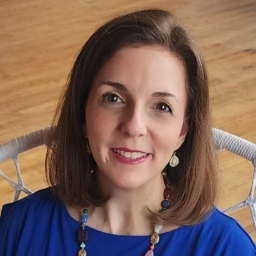 Head and shoulders photo of Lisa Schuster