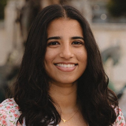 Head and shoulders photo of Angeli Patel