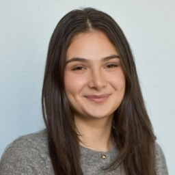 Head and shoulders photo of Lauren Eisenstat