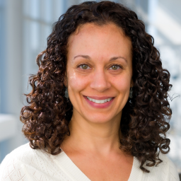 Head and shoulders photo of Farra Kahalnik