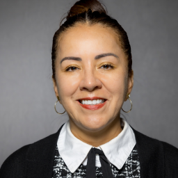 Head and shoulders photo of Cecilia Lazcano