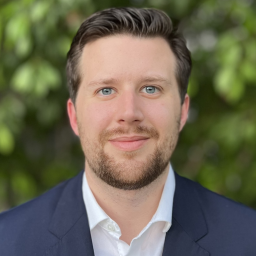 Head and shoulders photo of Luc Amdahl