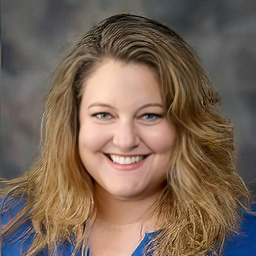 Head and shoulders photo of Suzanne Holm