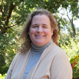 headshot of Elizabeth Dodge