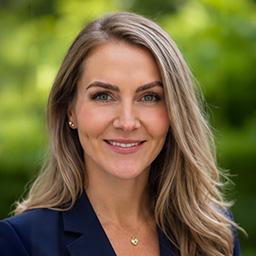 Head and shoulders photo of Cecelia Heppner