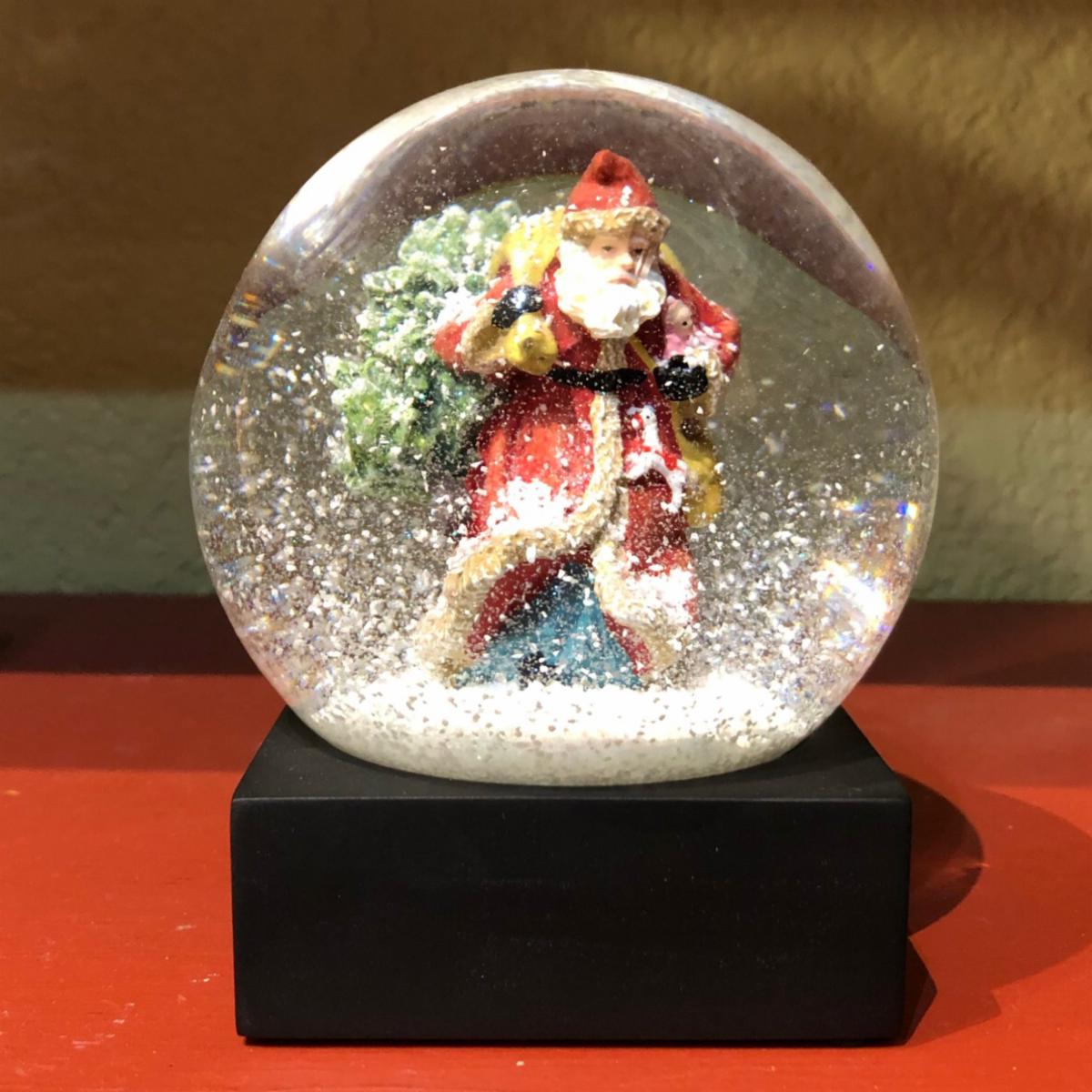 SantaSnowGlobe2020