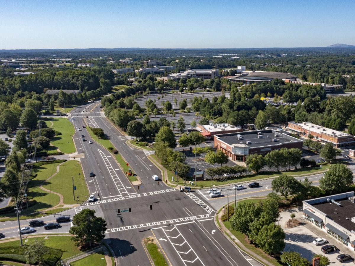 aerial photo of an intersection on Sugarloaf Parkway 