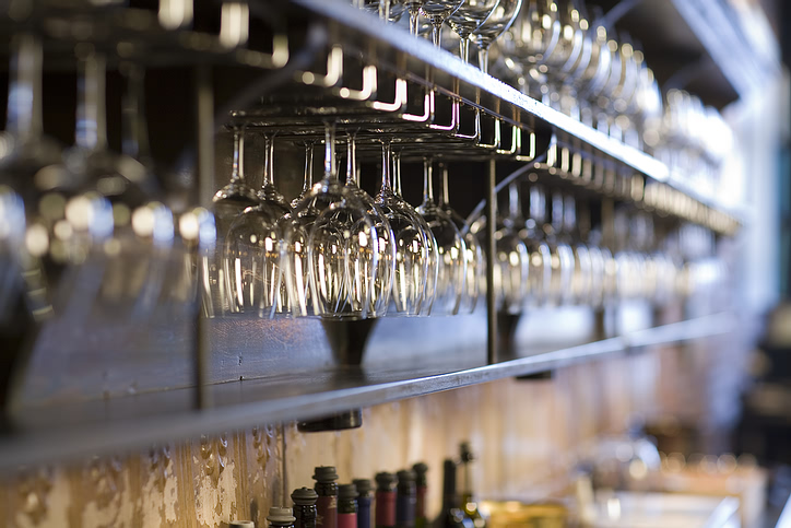 wine_glasses_hanging.jpg