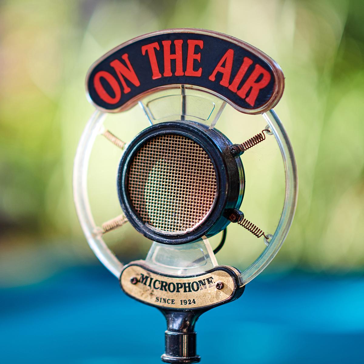 old-microphone-podcast-horiz-1200wSq.jpg