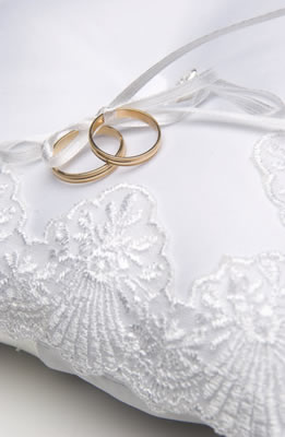 wedding-rings-pillow.jpg