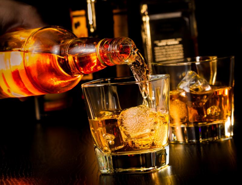 bartender_whiskey.jpg