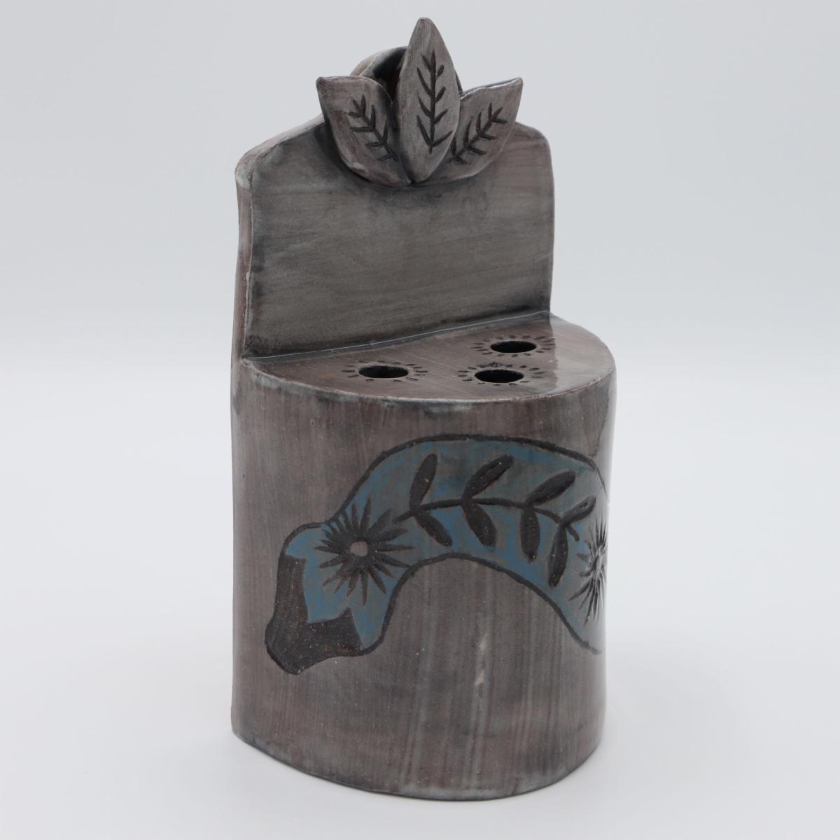 Pottery with nature motifs