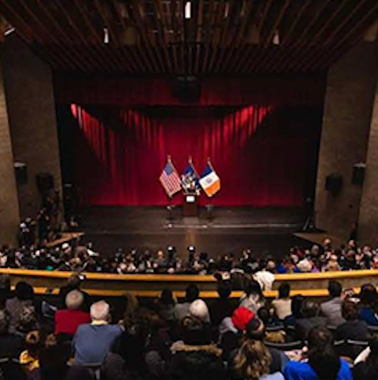 Lovinger Stage with audience 