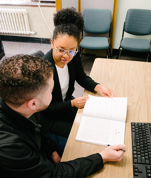 Students problem solving together in the ISSP