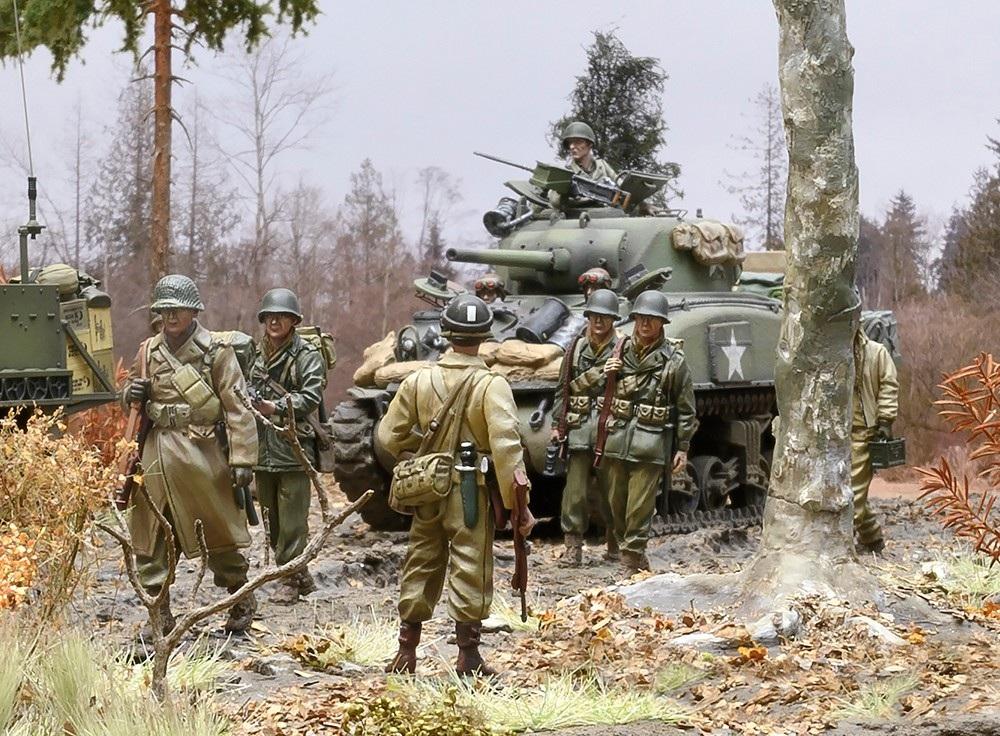 WW2 U.S. Soldiers with sherman tank
