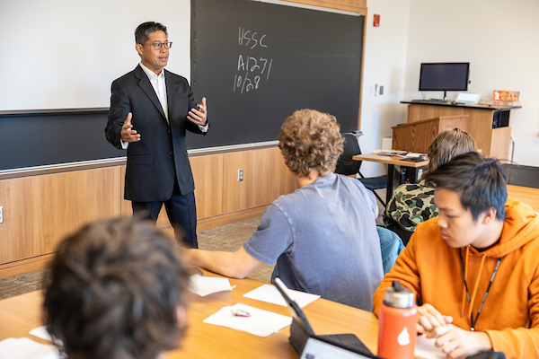 Professor Al Lacson teaches tutorial in an HSSC Classroom