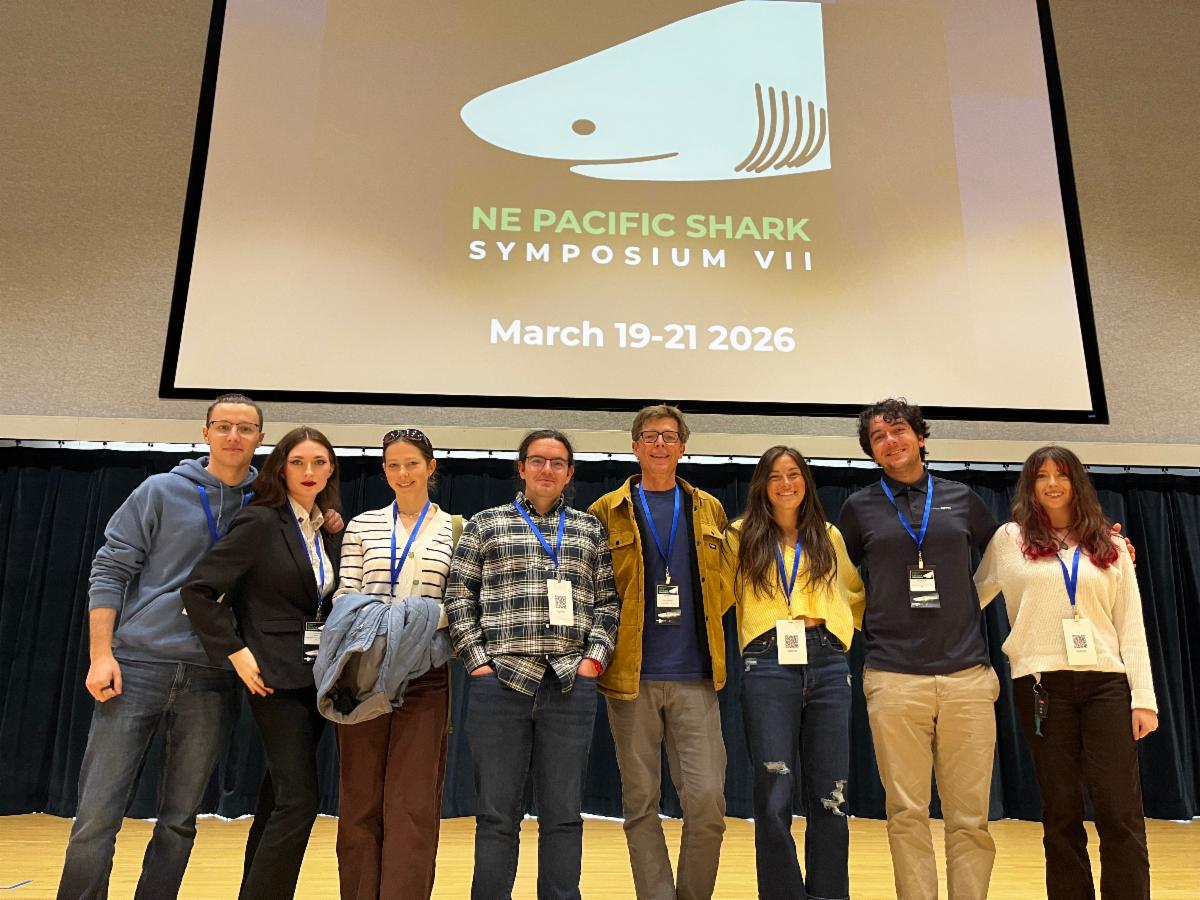 group picture of students in the northeast pacific shark symposium