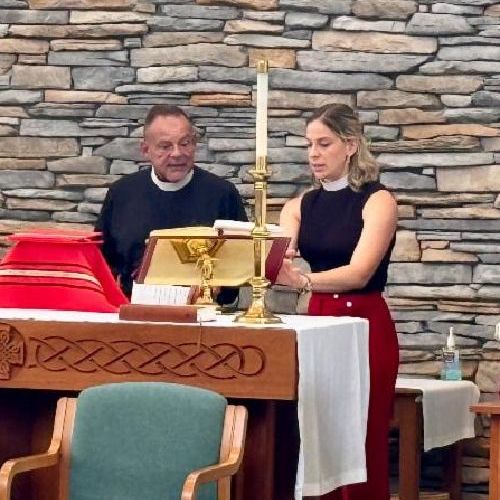 Archdeacon Paul Scanlan and ordinand Katherine Meeks rehearse for the service.