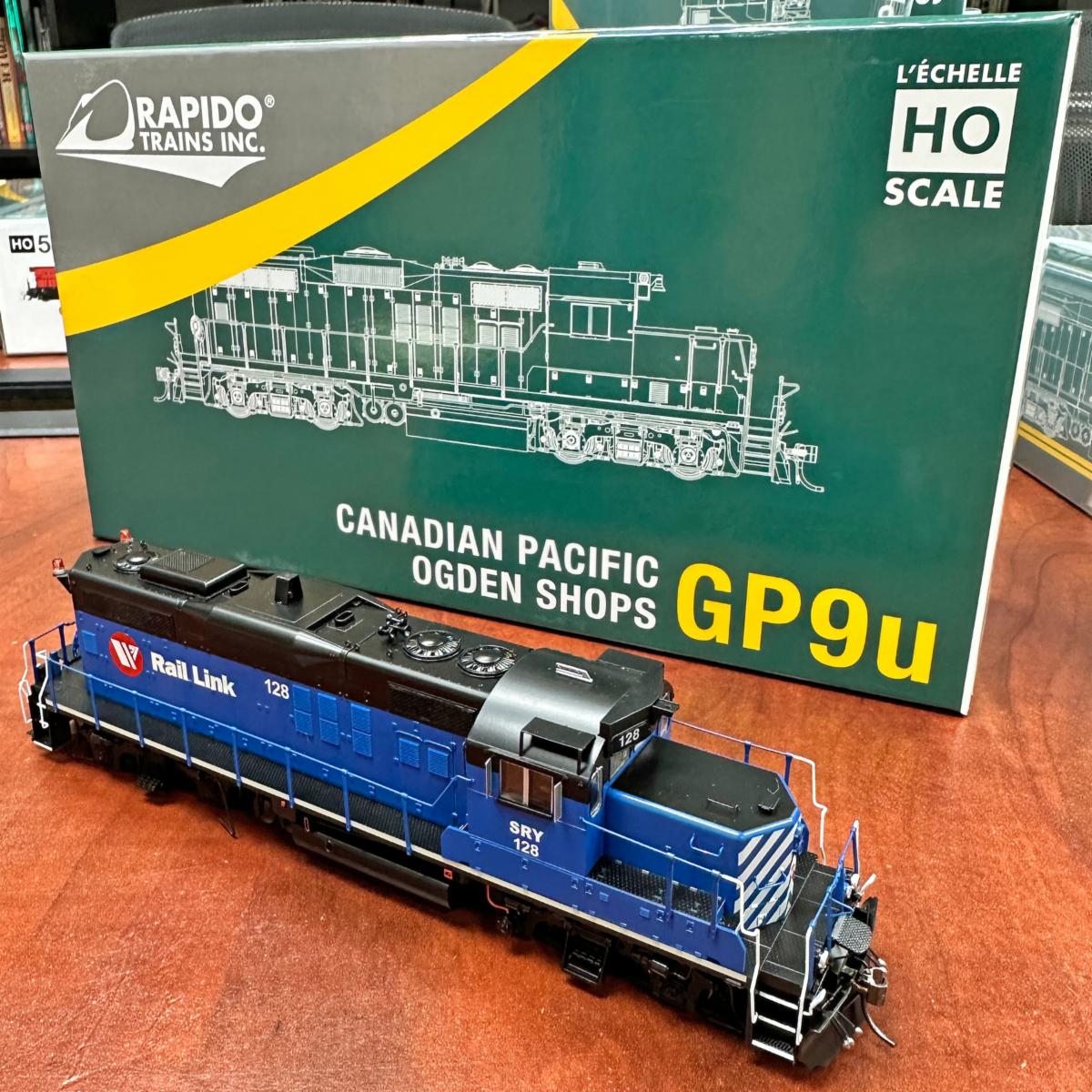 Rapido GP9u and Slug