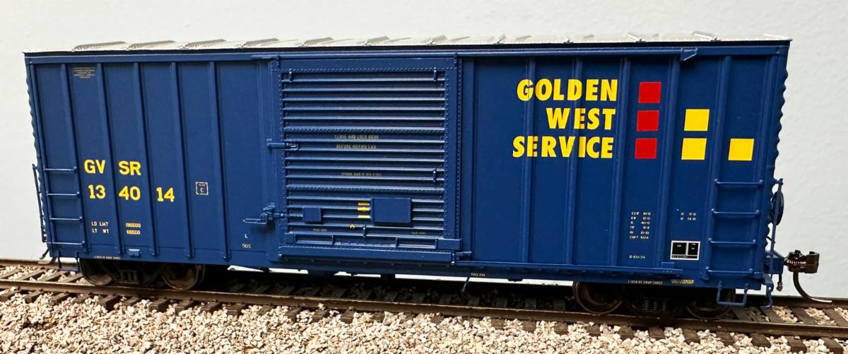 Rapido B-100 Boxcar
