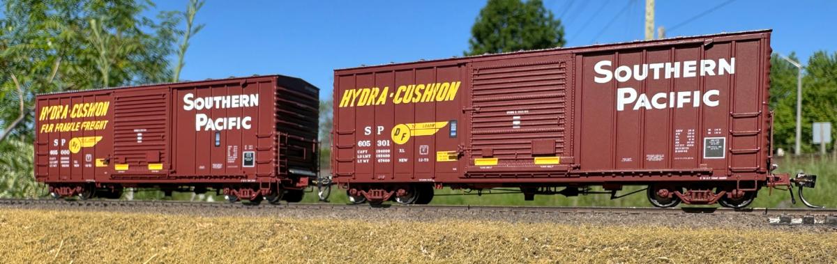 Rapido B-100-32 Boxcar