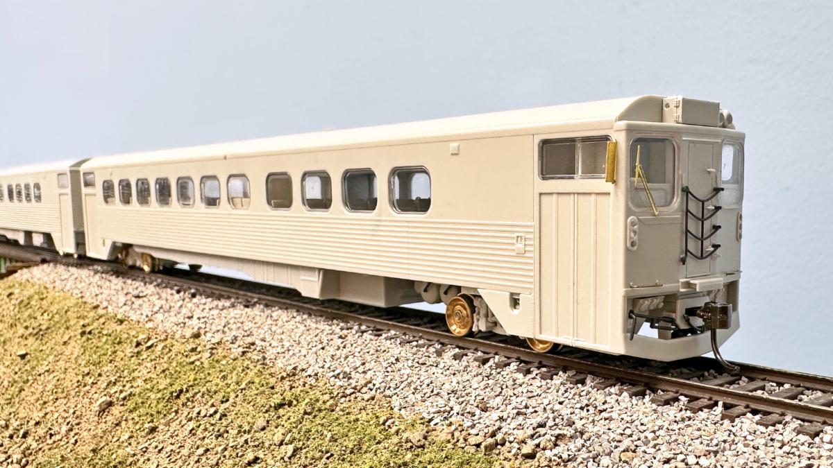 Rapido GP40TC Hawker Siddeley Cars