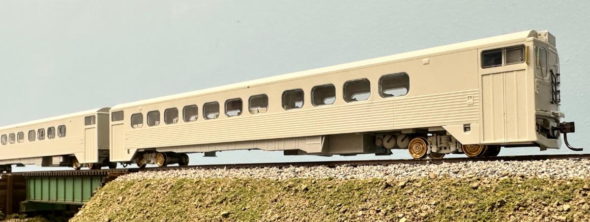 Rapido GP40TC Hawker Siddeley Cars