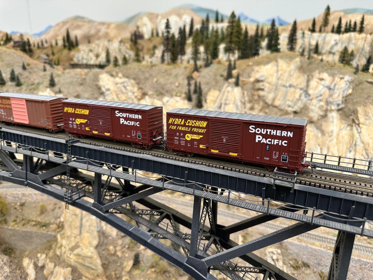 Rapido B-100 Boxcar