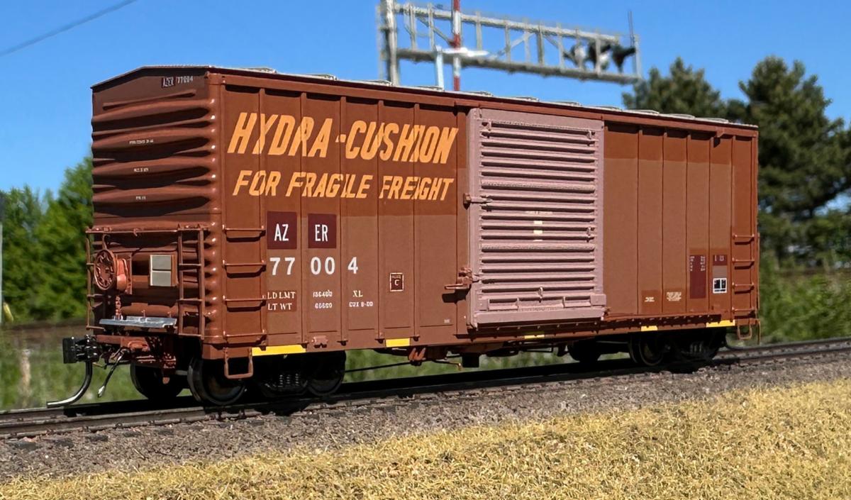 Rapido B-100-32 Boxcar
