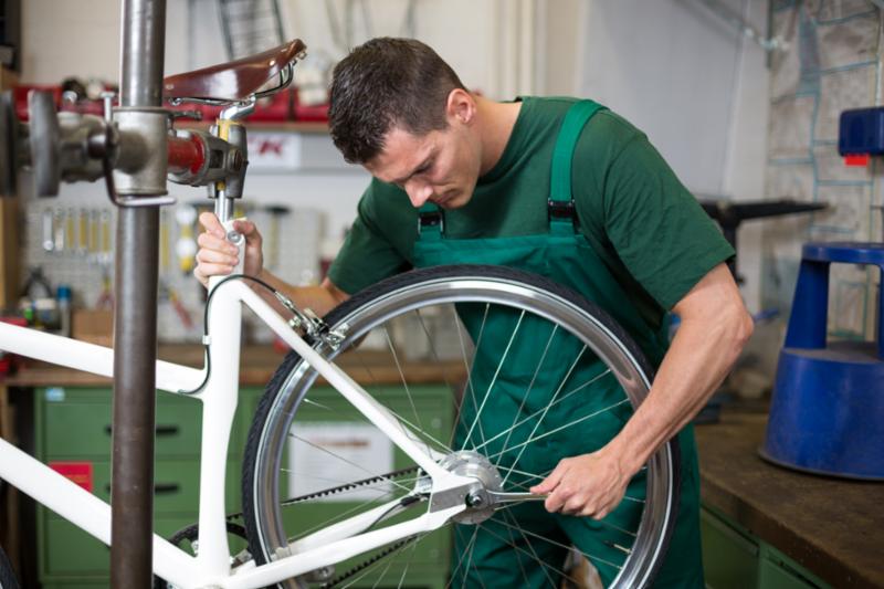 repairing_wheel_mechanic.jpg