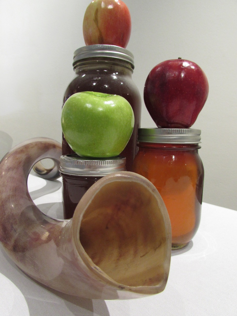 Apples honey and a shofar