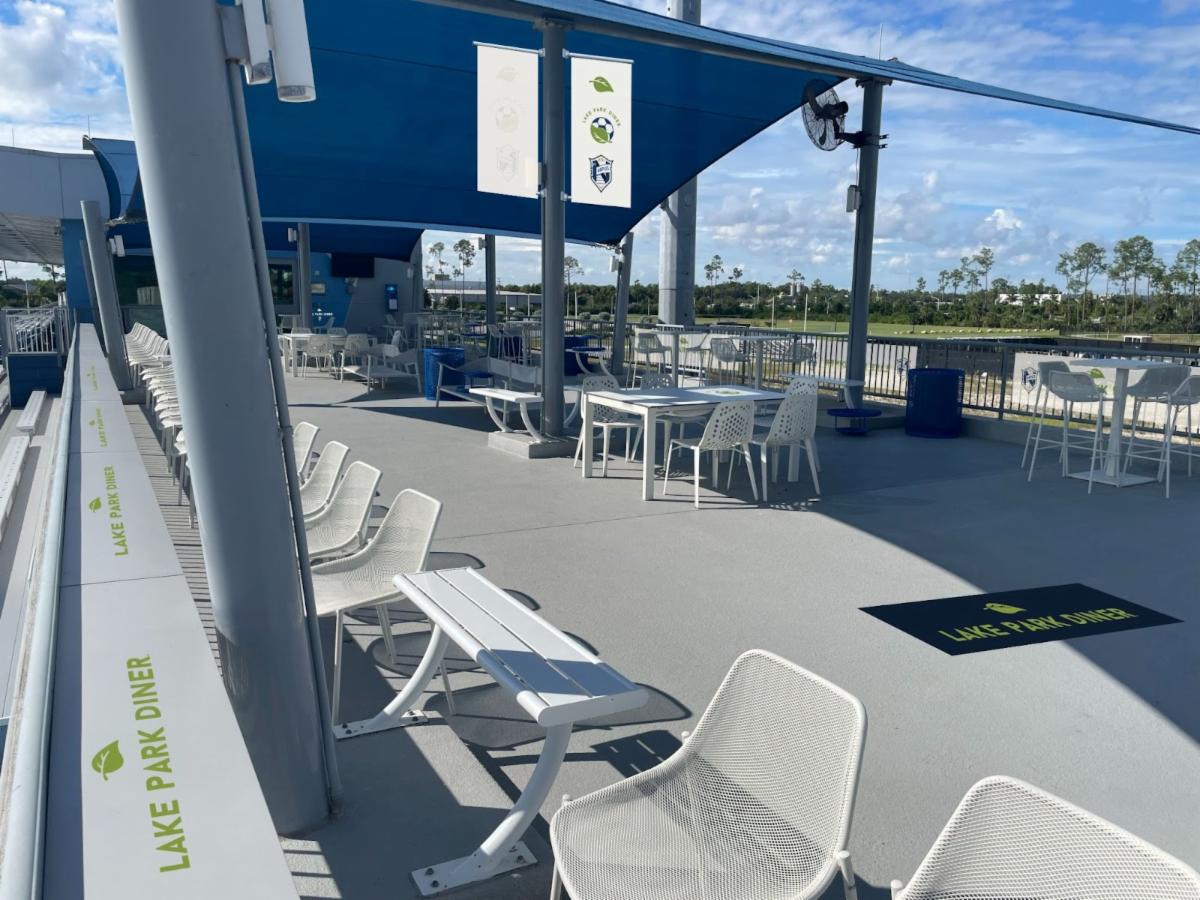 FC Naples Party Deck