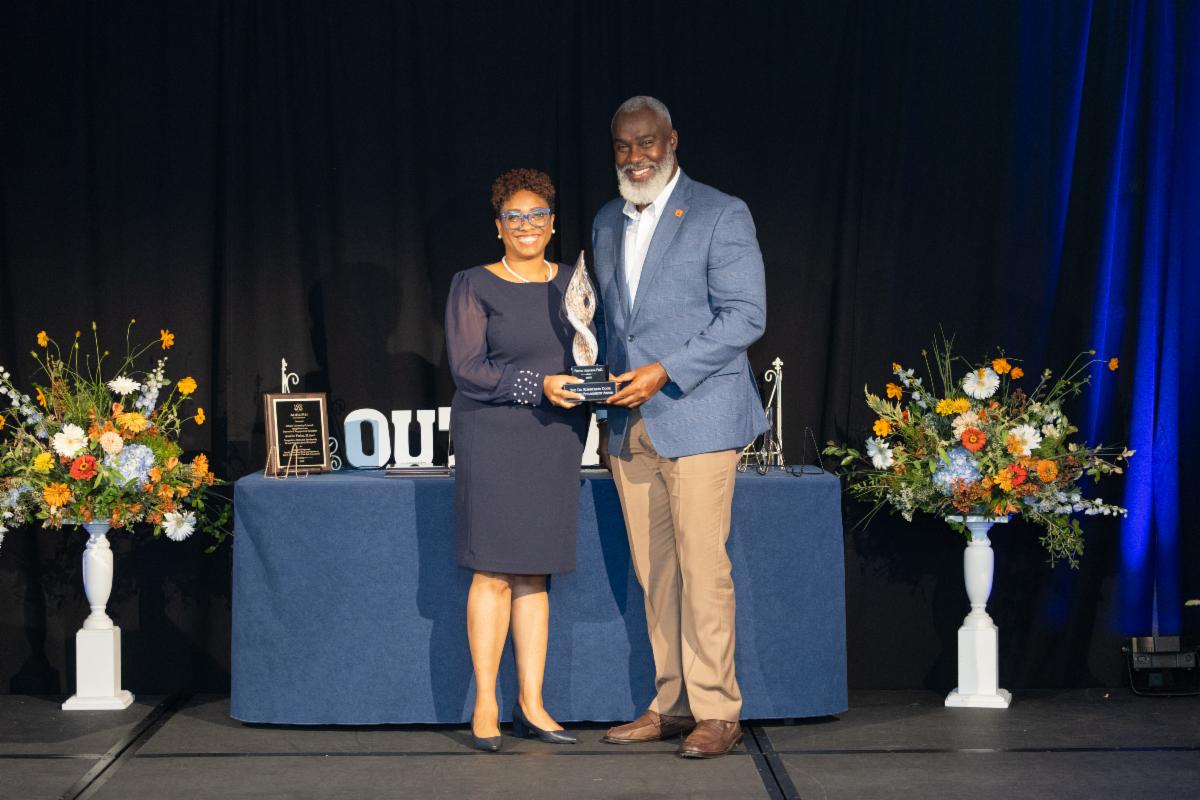 Dr. Portia Johnson receives the 2025 Royrickers Cook Endowed Engagement Award for her work in the community related to FASFA in the state of Alabama.