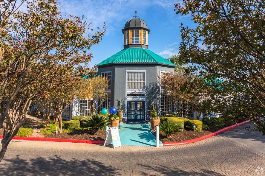 Blackhawk and MAA Acquire Exceptional San Antonio Multifamily Property