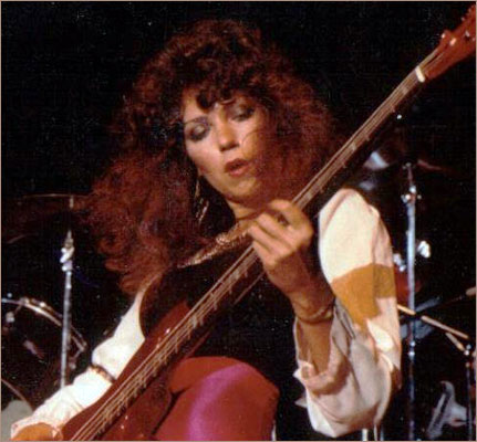 Lisa Lynne